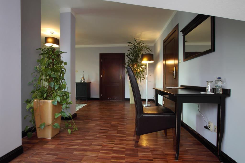 Maranello Villa Отвоцк Экстерьер фото